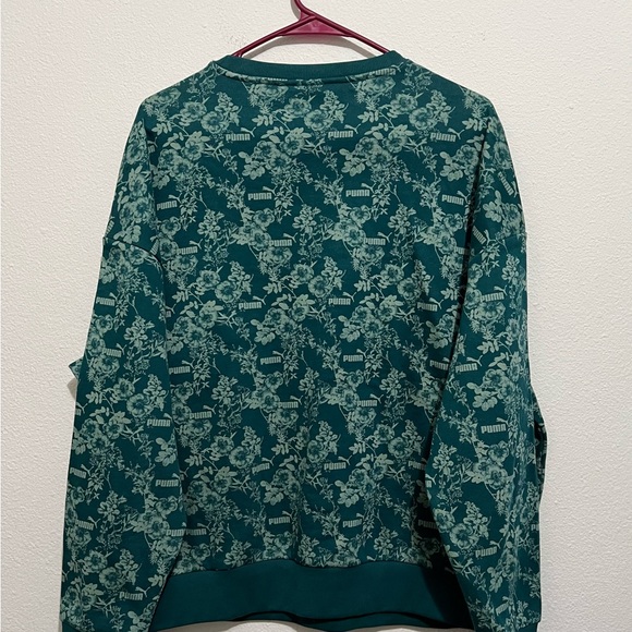 Women's Puma Relaxed fit Long sleeve Floral Crewneck Sweatshirt Green Large - Picture 5 of 5